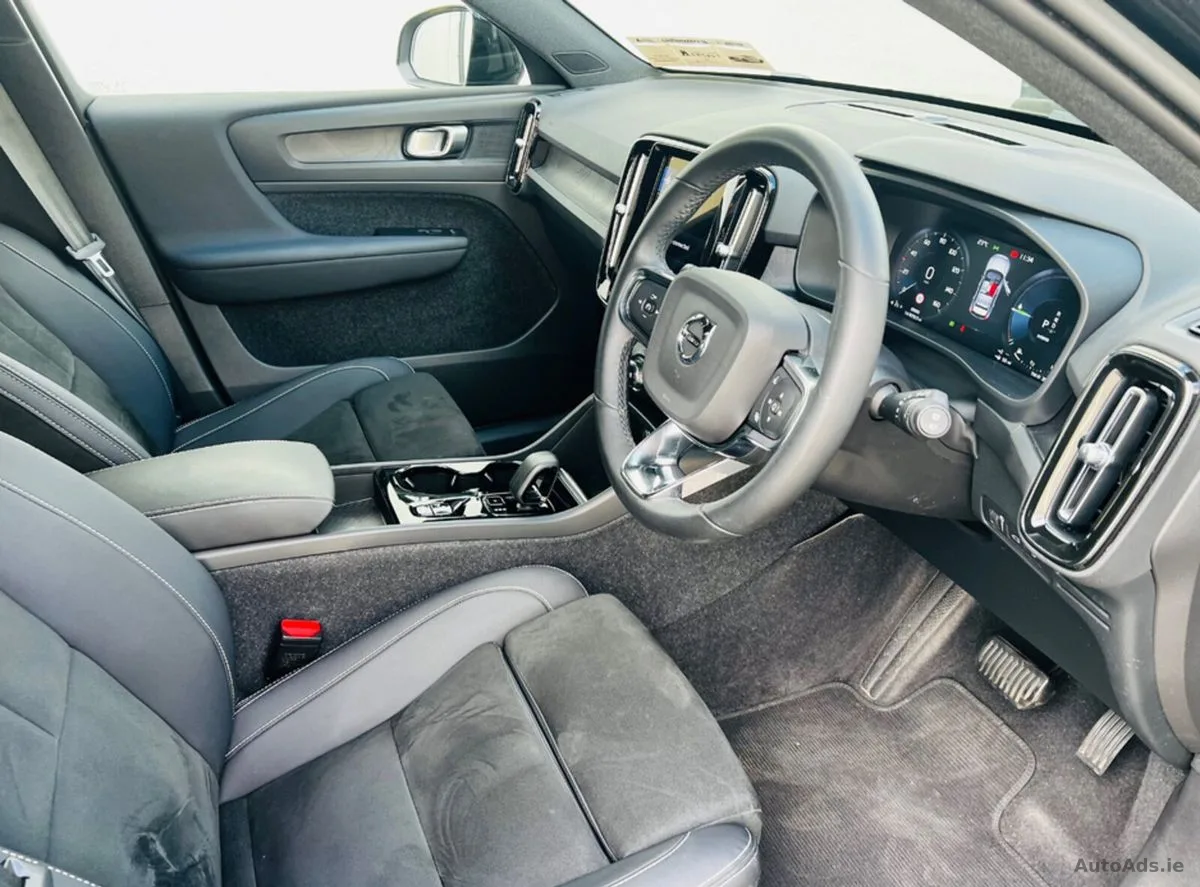 2022 Volvo XC40 – photo 17