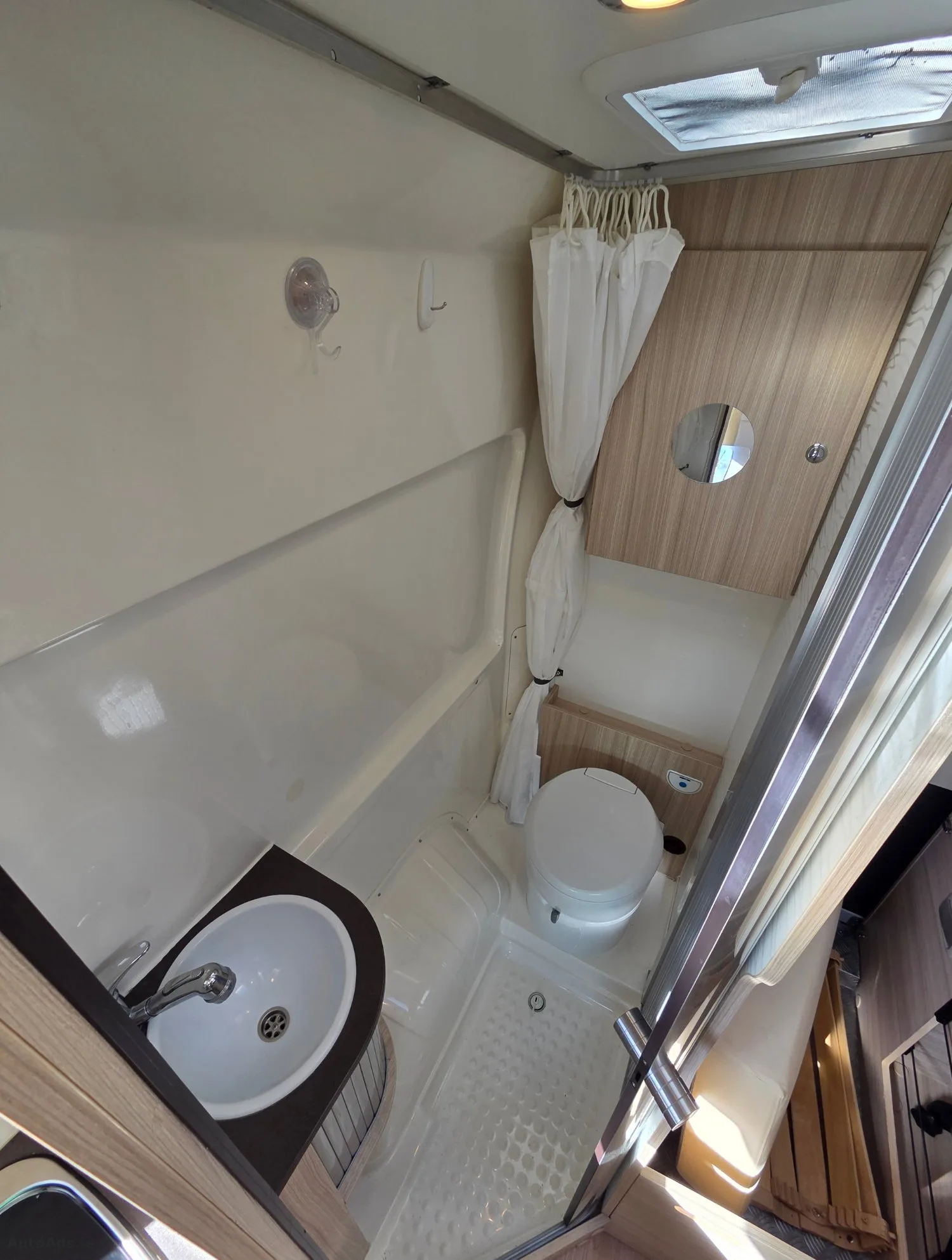 2020 Rapido 2020 RAPIDO DREAMER D42 FRENCH BED – photo 18