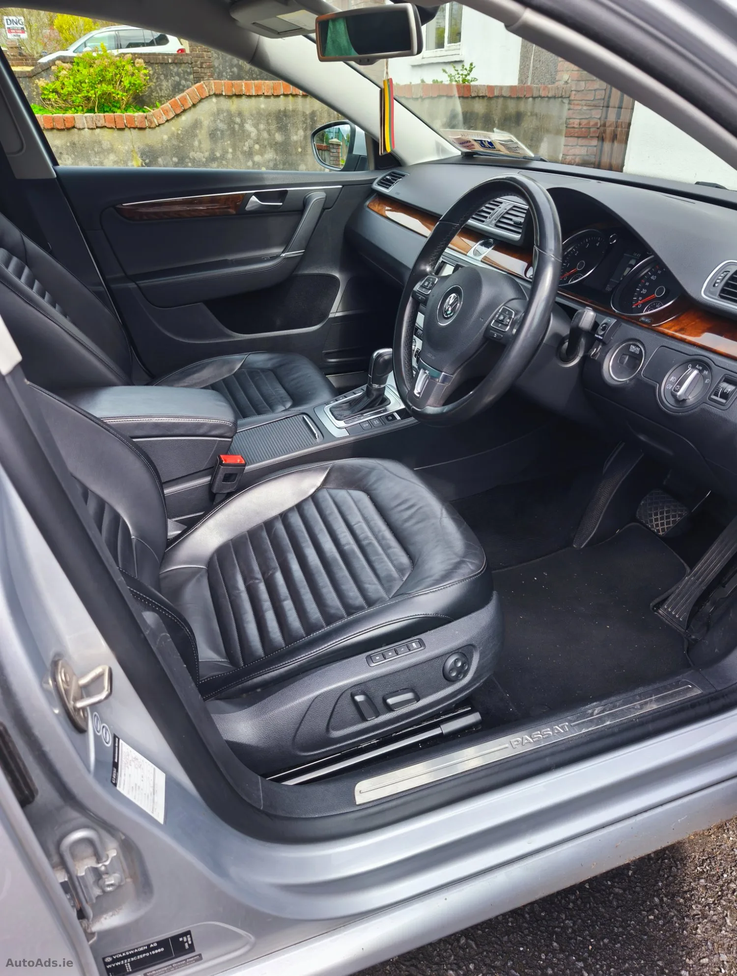 2014 Volkswagen Passat – photo 2