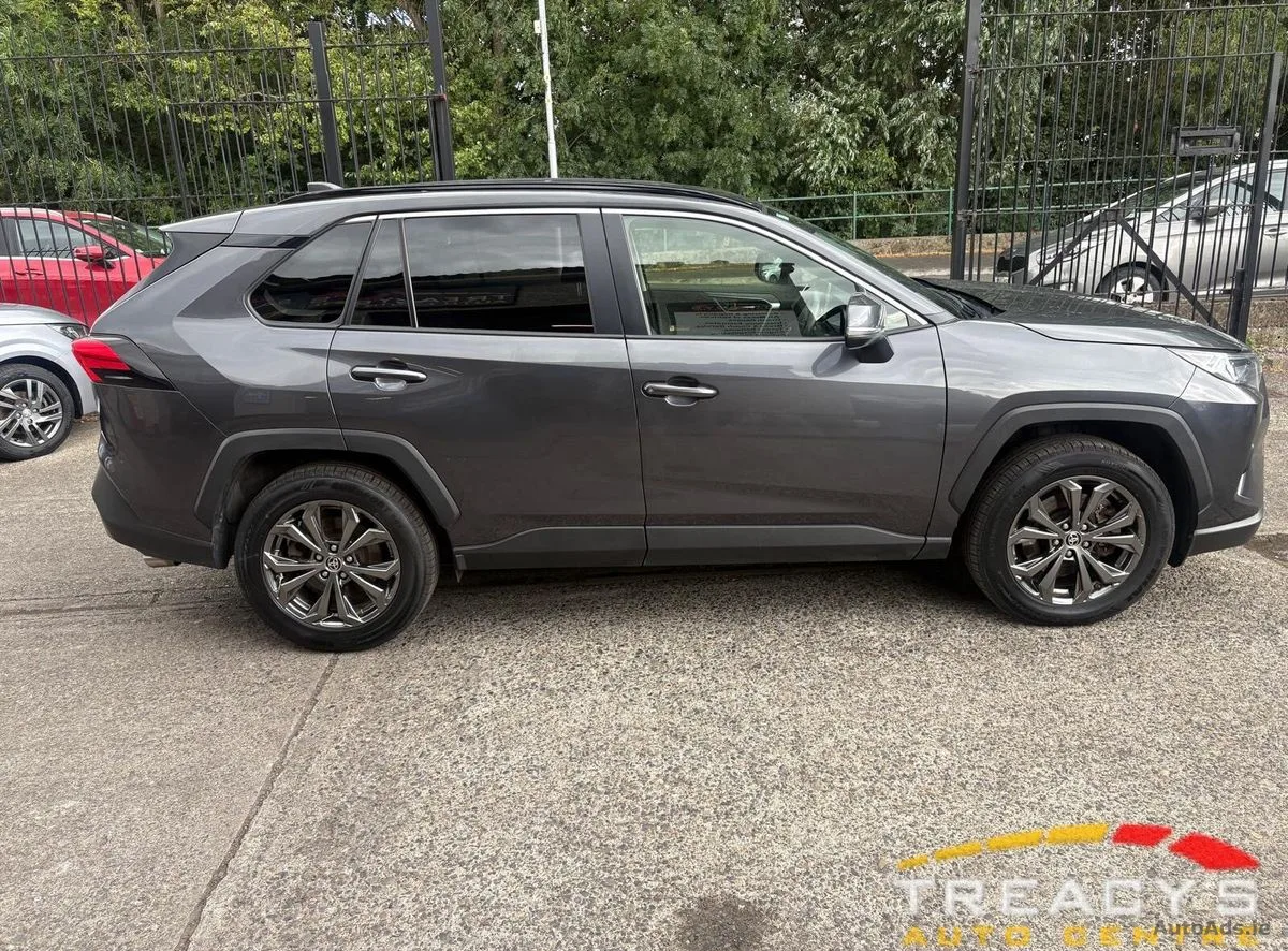 2022 Toyota RAV4 – photo 2