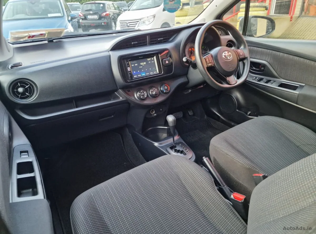2018 Toyota Vitz – photo 12