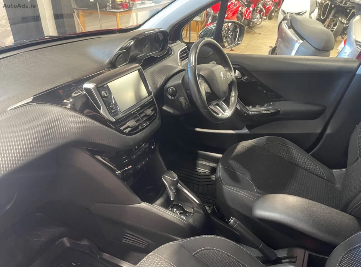 2017 Peugeot 208 – photo 12