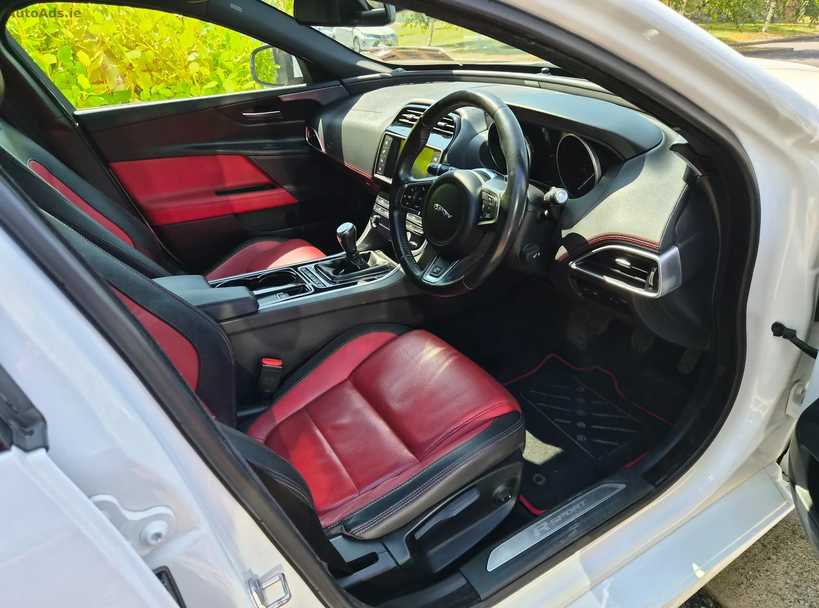 2017 Jaguar XE – photo 5