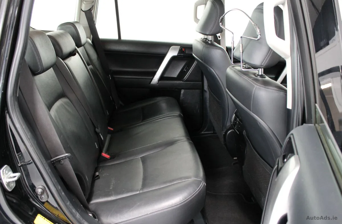 2017 Toyota Land Cruiser – photo 13