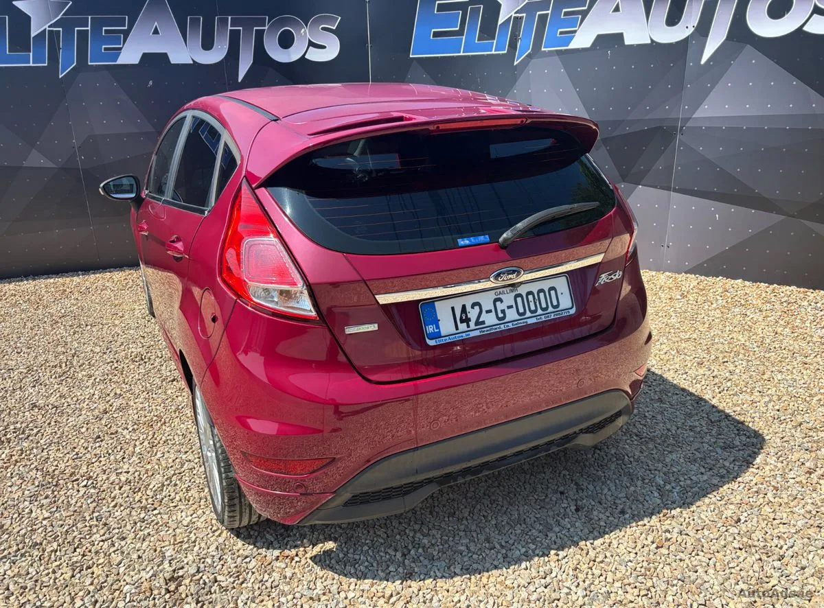 2014 Ford Fiesta – photo 4