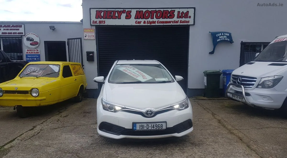 2019 Toyota Auris – photo 2
