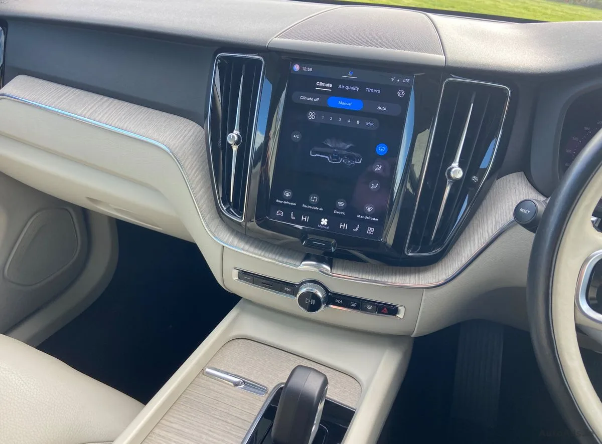 2023 Volvo XC60 – photo 13