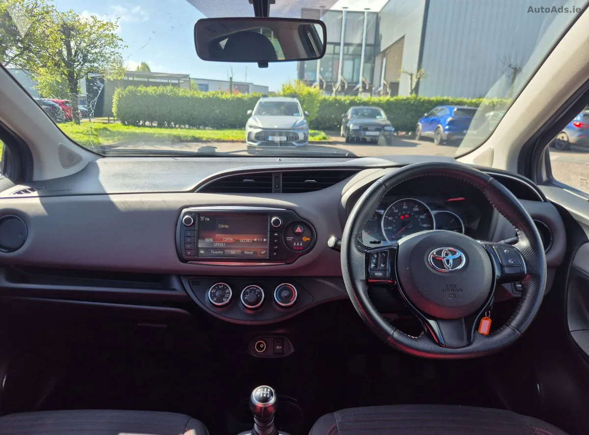 2014 Toyota Yaris – photo 14