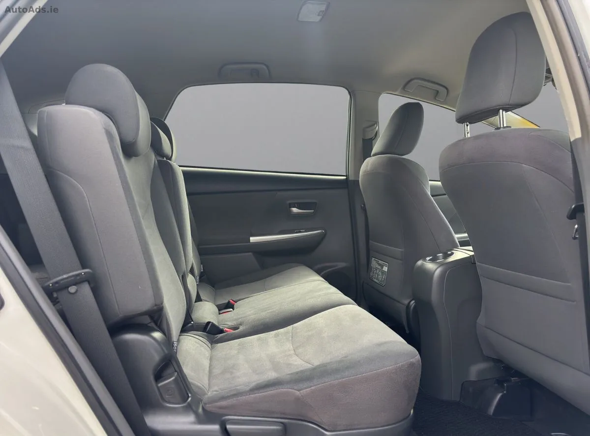 2013 Toyota Prius – photo 11
