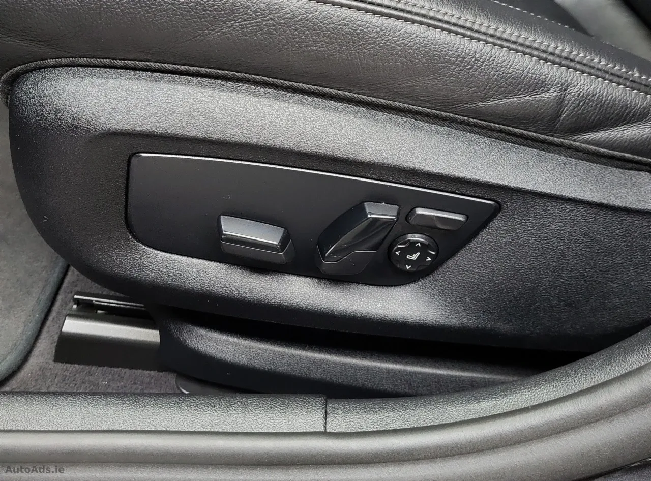 2021 BMW 5 Series – photo 16