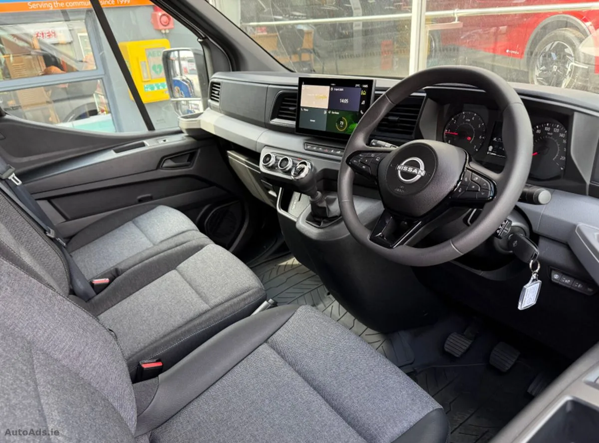 2026 Nissan Interstar – photo 2