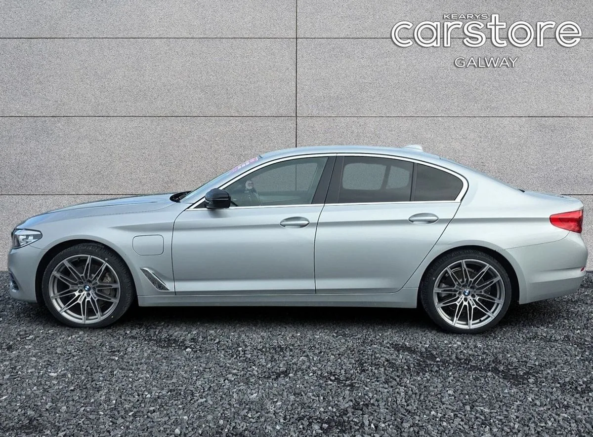 2020 BMW 5-Series – photo 6