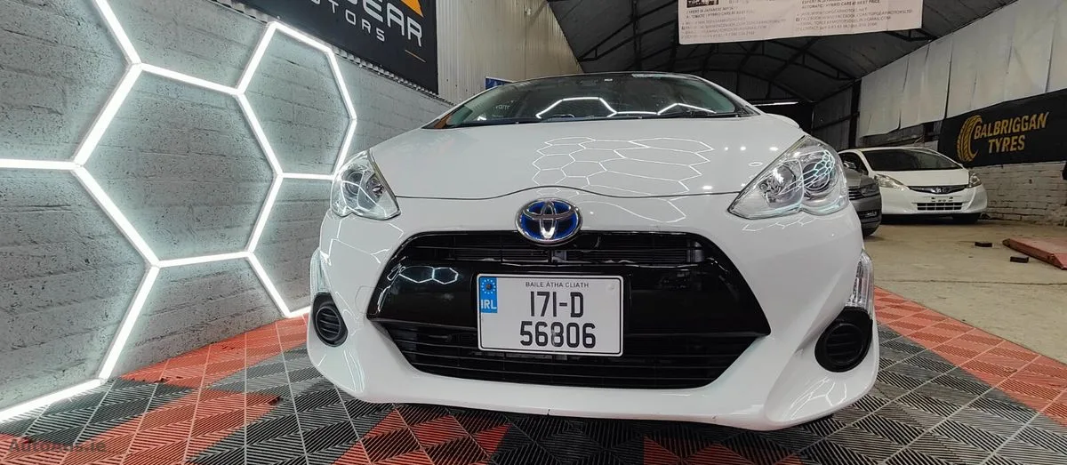 2017 Toyota Aqua – photo 2