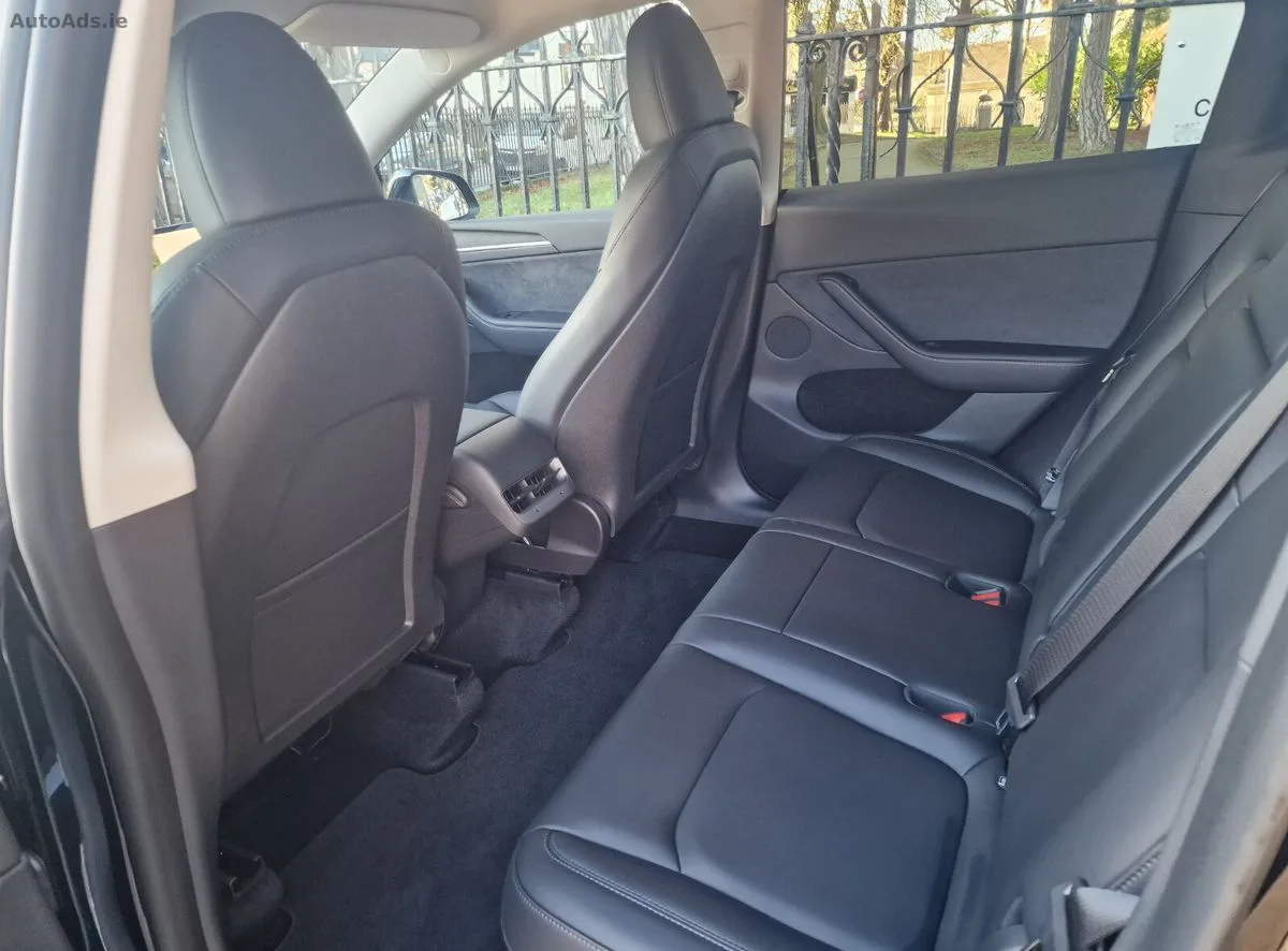 2024 Tesla Model Y – photo 10