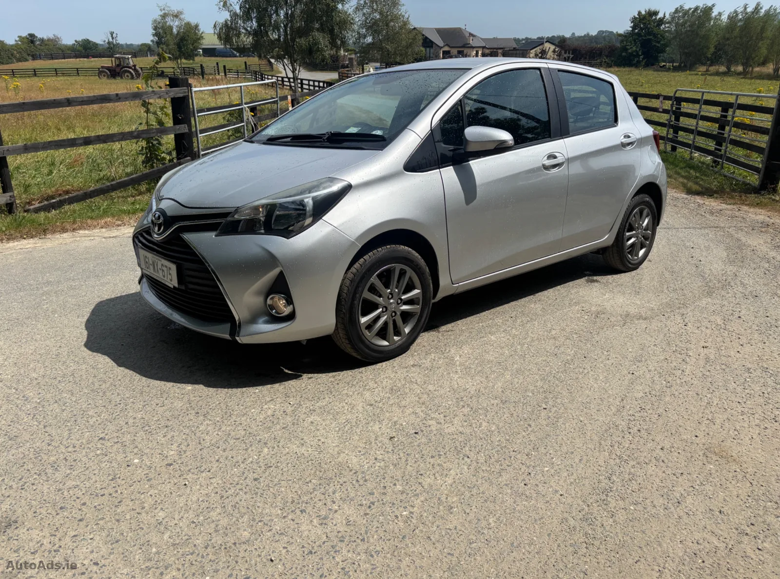 2016 Toyota Yaris – photo 3