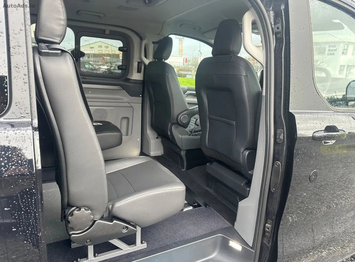 2026 Ford Tourneo Custom – photo 18