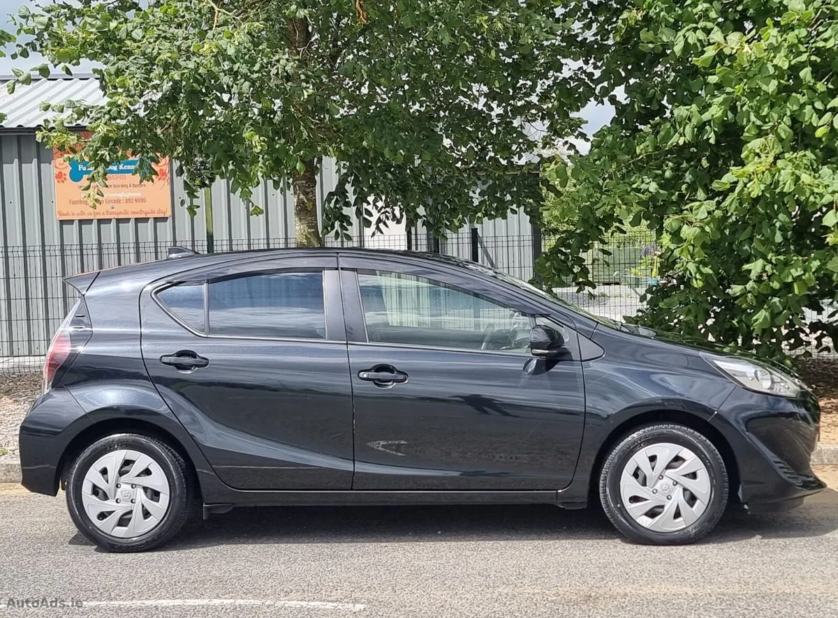 2021 Toyota Aqua – photo 6