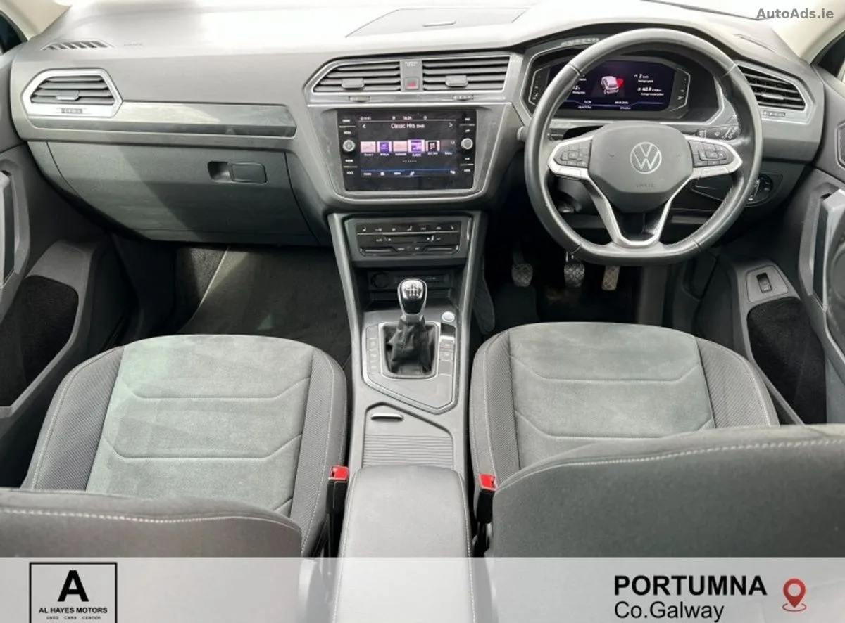 2023 Volkswagen Tiguan – photo 2