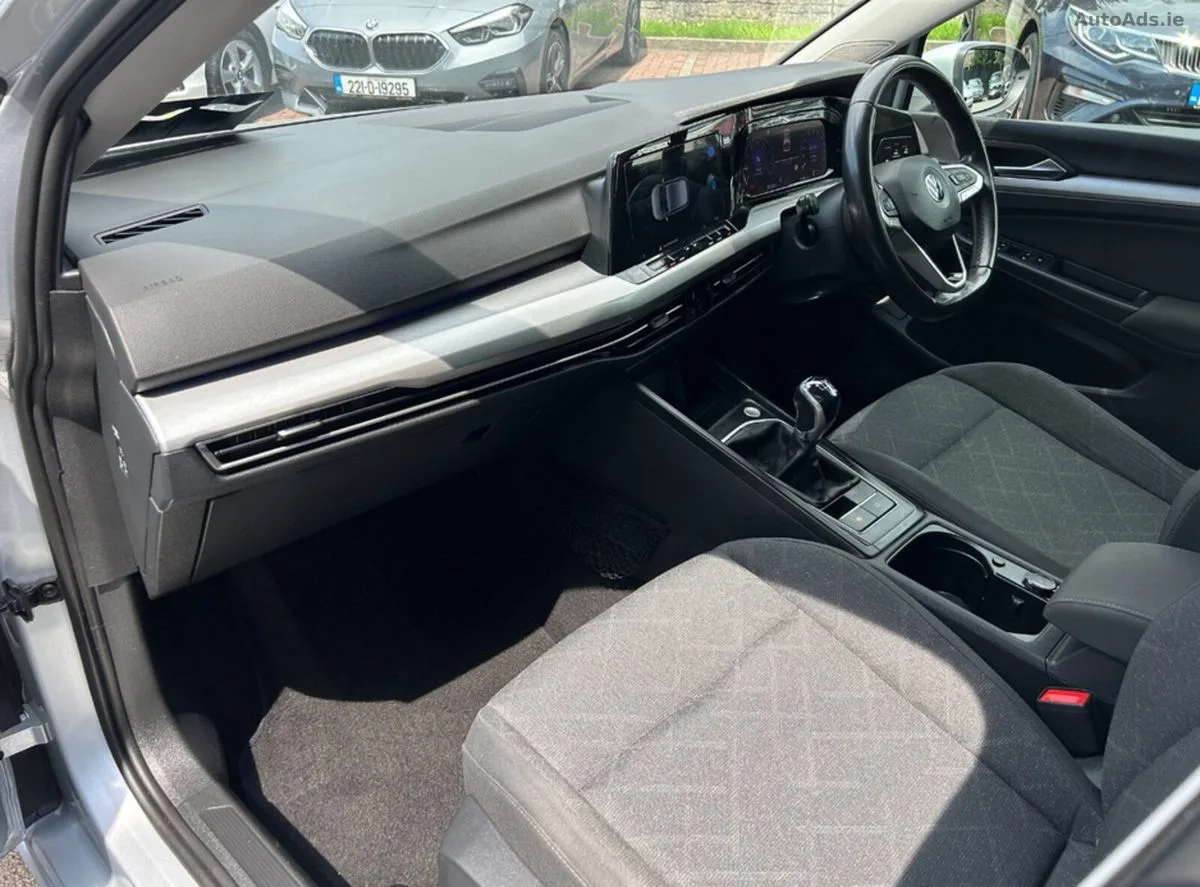 2022 Volkswagen Golf – photo 20