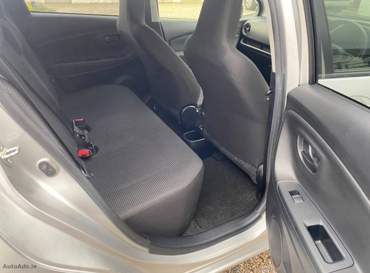 2019 Toyota Vitz – photo 7