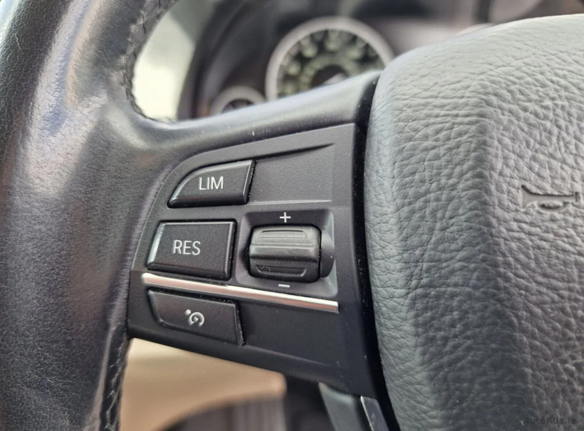2015 BMW 5-Series – photo 13