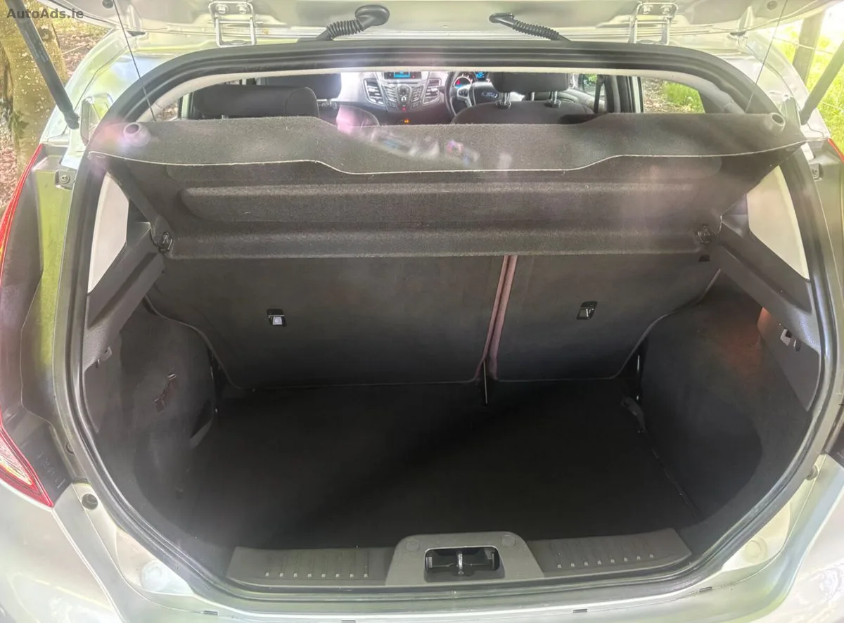 2013 Ford Fiesta – photo 10