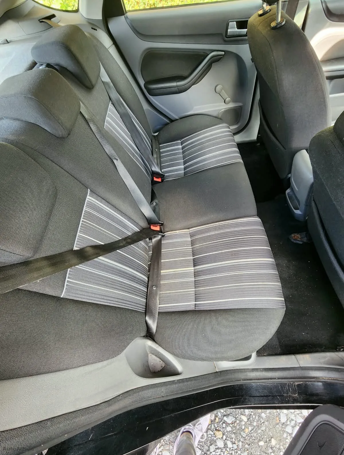 2010 Ford Focus – photo 2