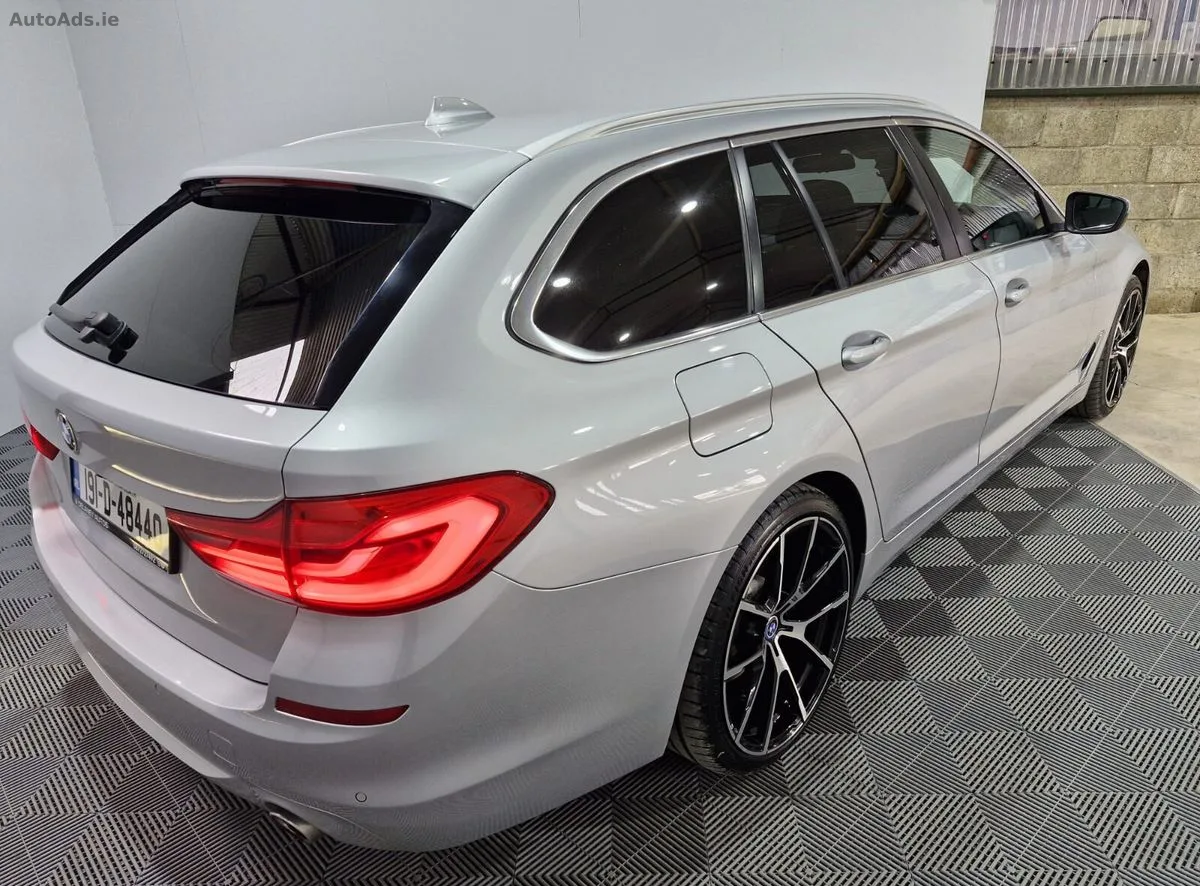 2019 BMW 5-Series – photo 10
