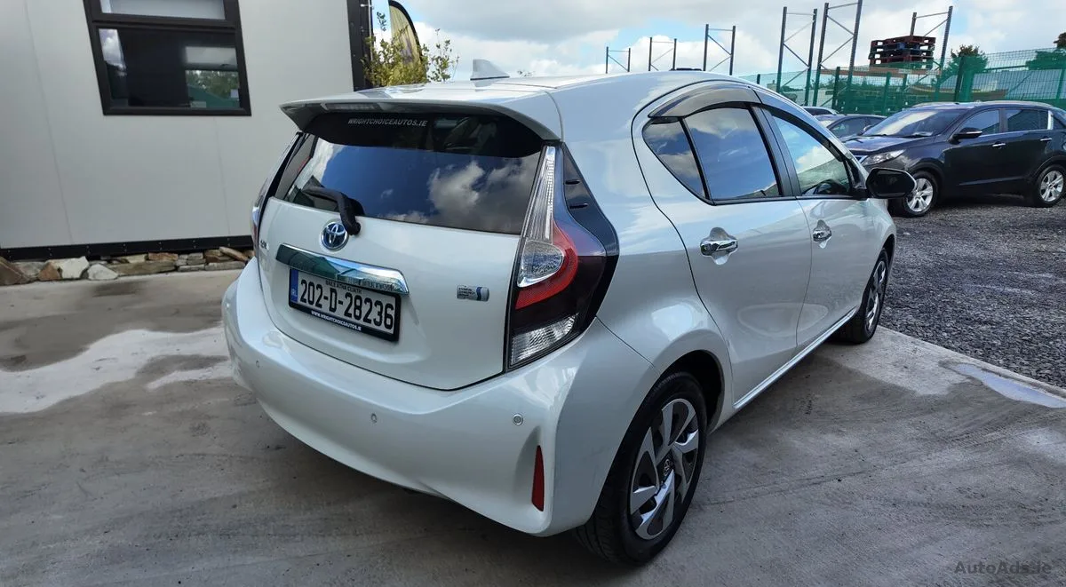 2020 Toyota Aqua – photo 6