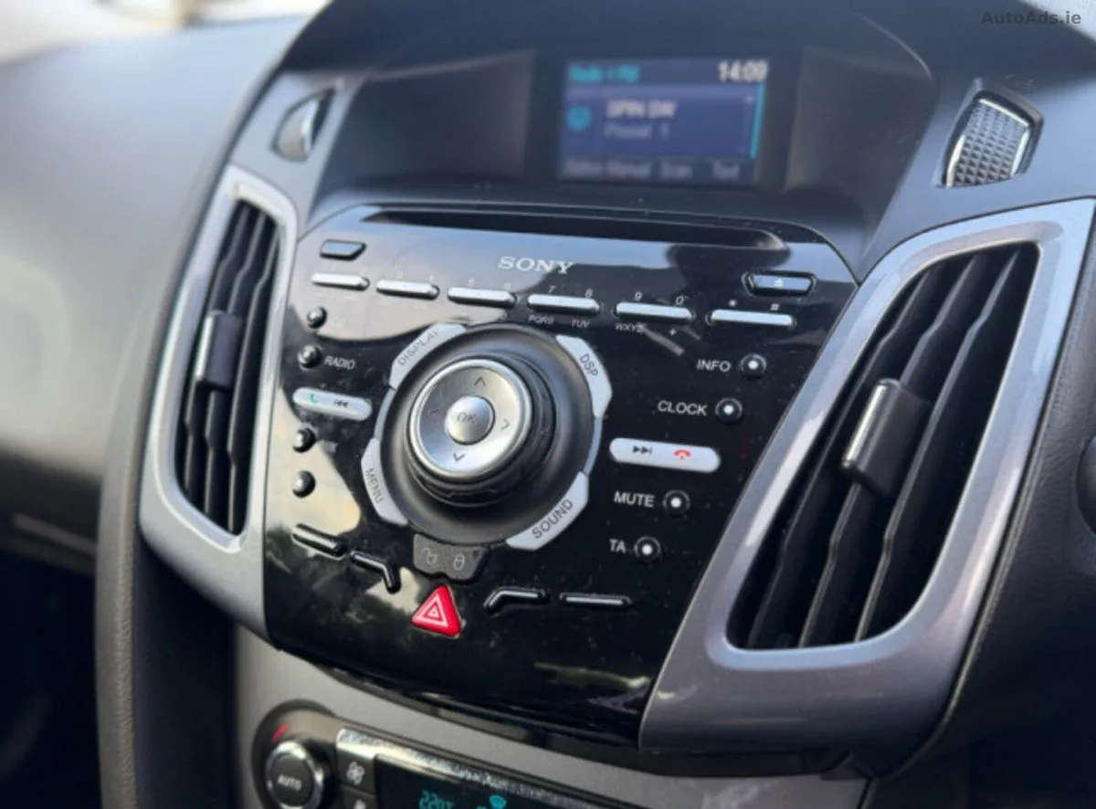 2011 Ford Focus – photo 11