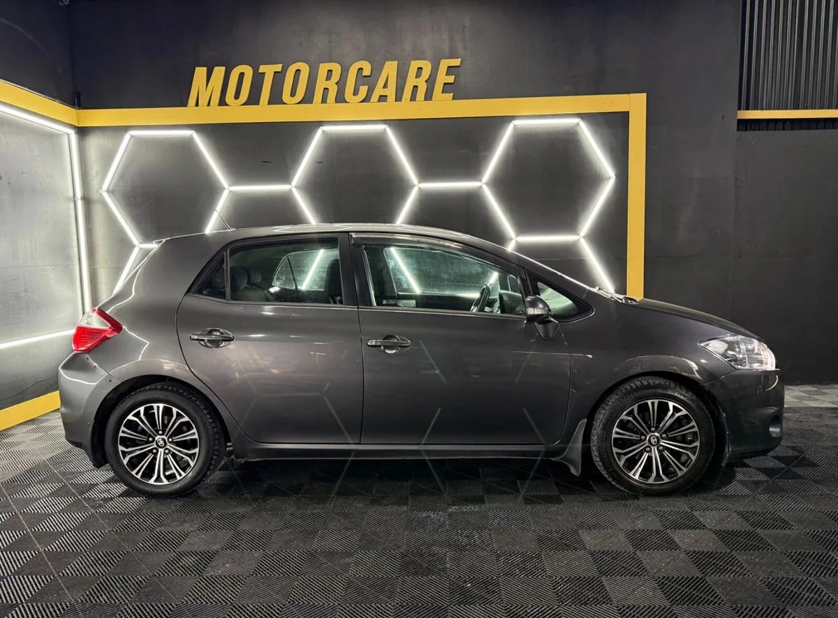2011 Toyota Auris – photo 6