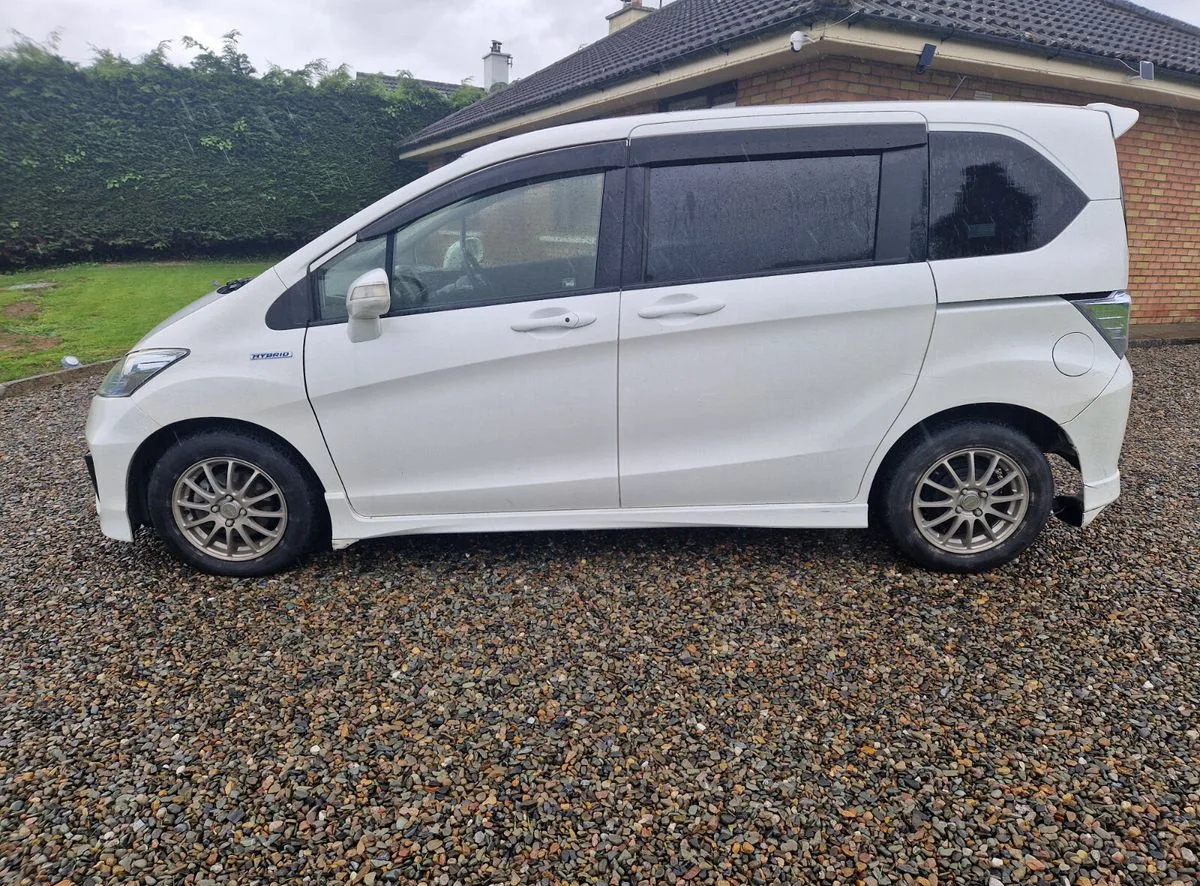 2013 Honda Freed – photo 5