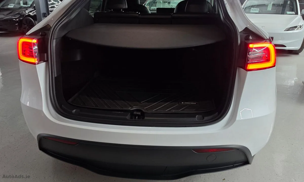 2023 Tesla Model Y – photo 11