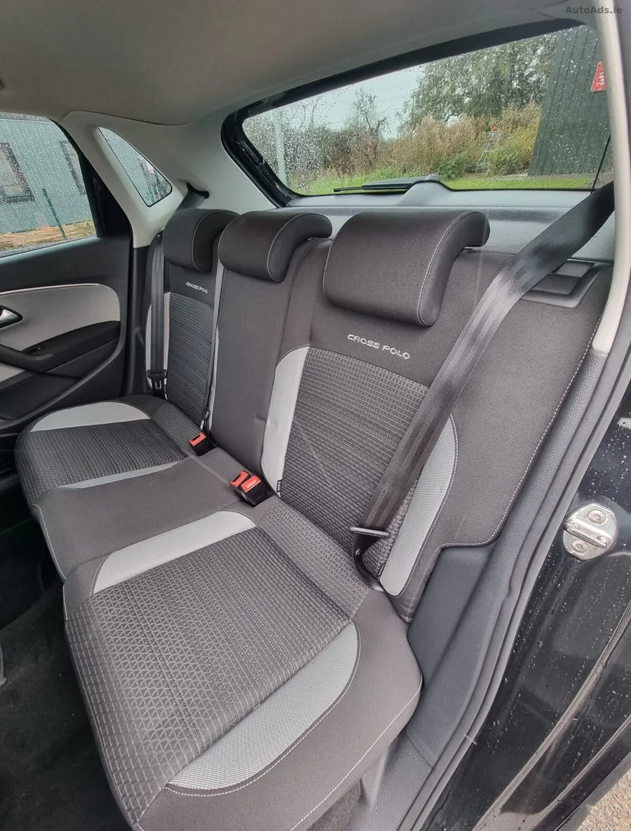 2015 Volkswagen Polo – photo 14