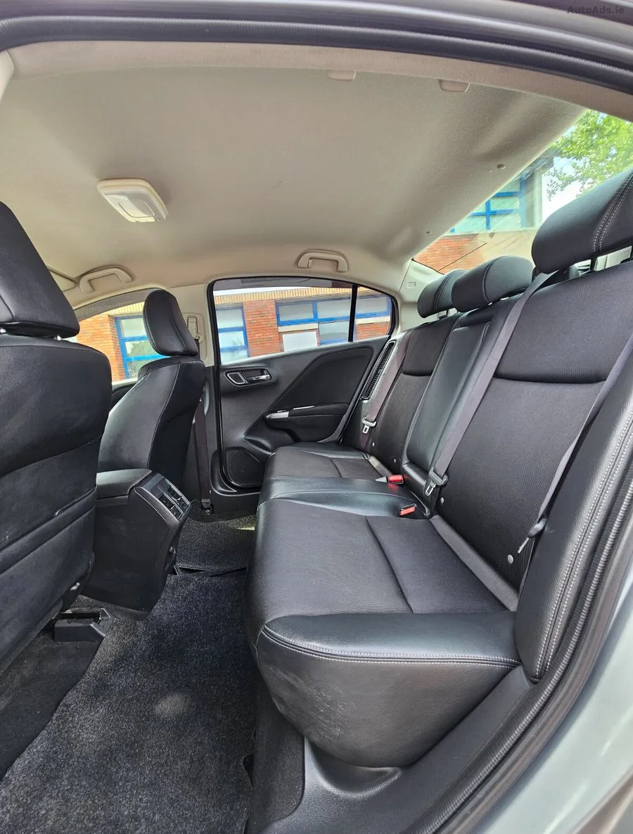 2015 Honda Grace – photo 11