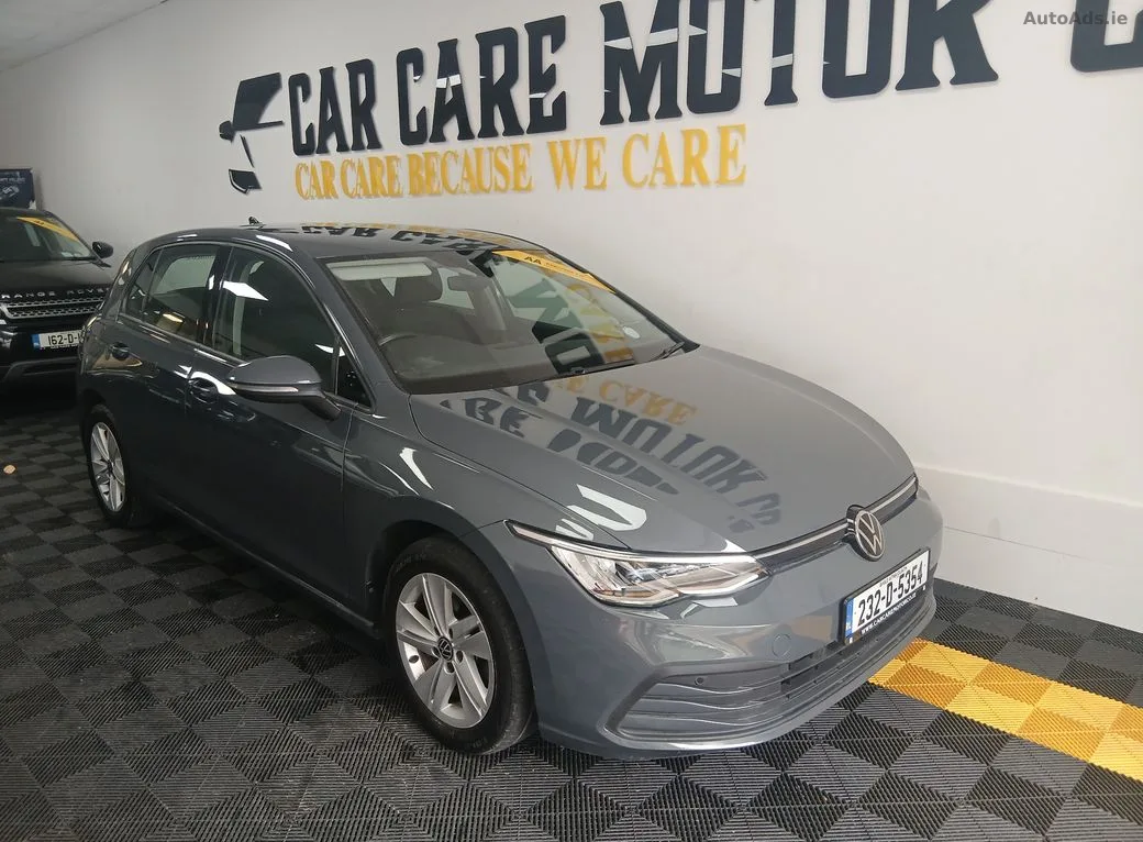 2023 Volkswagen Golf – photo 2