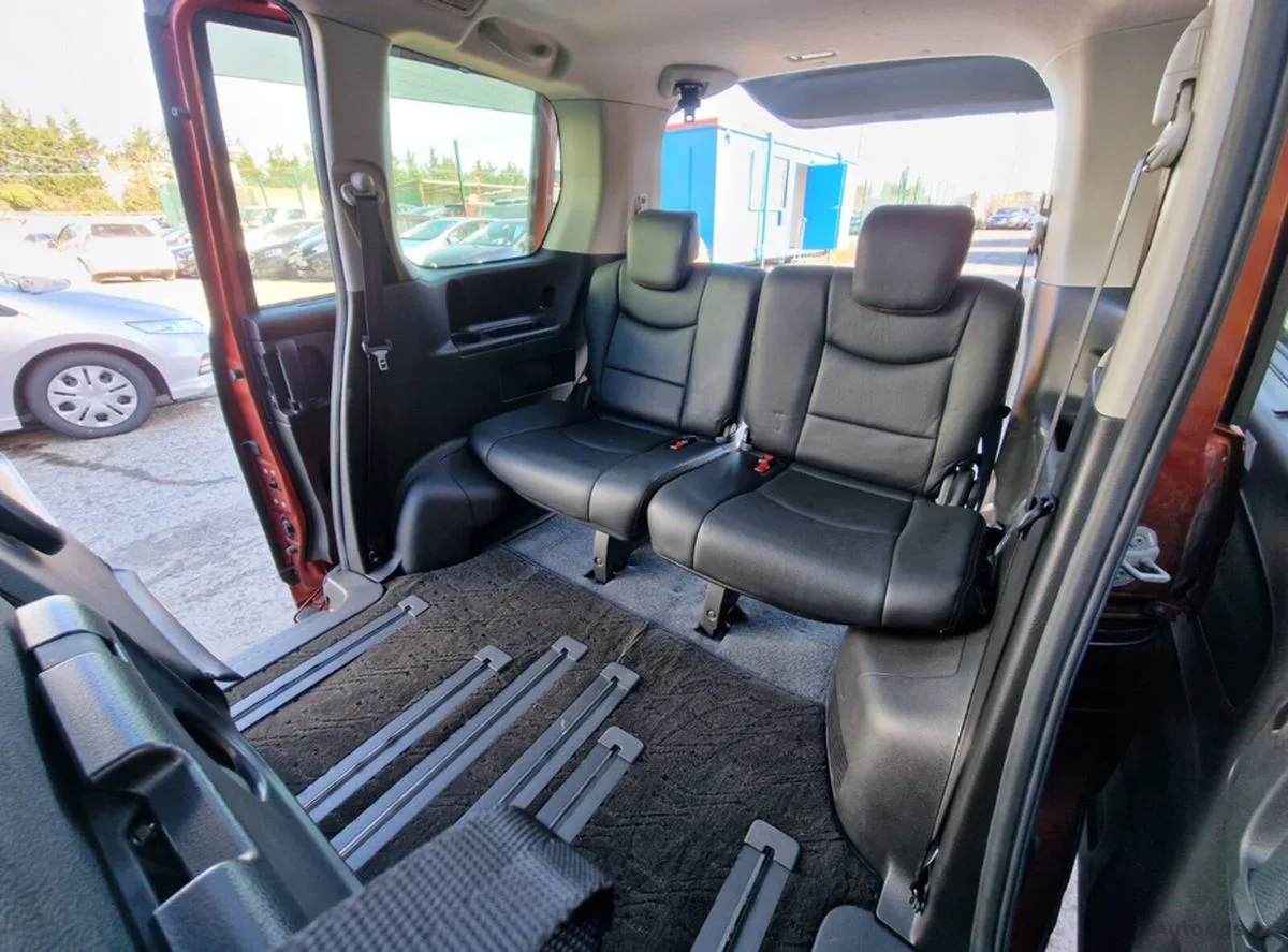 2015 Nissan Serena – photo 13