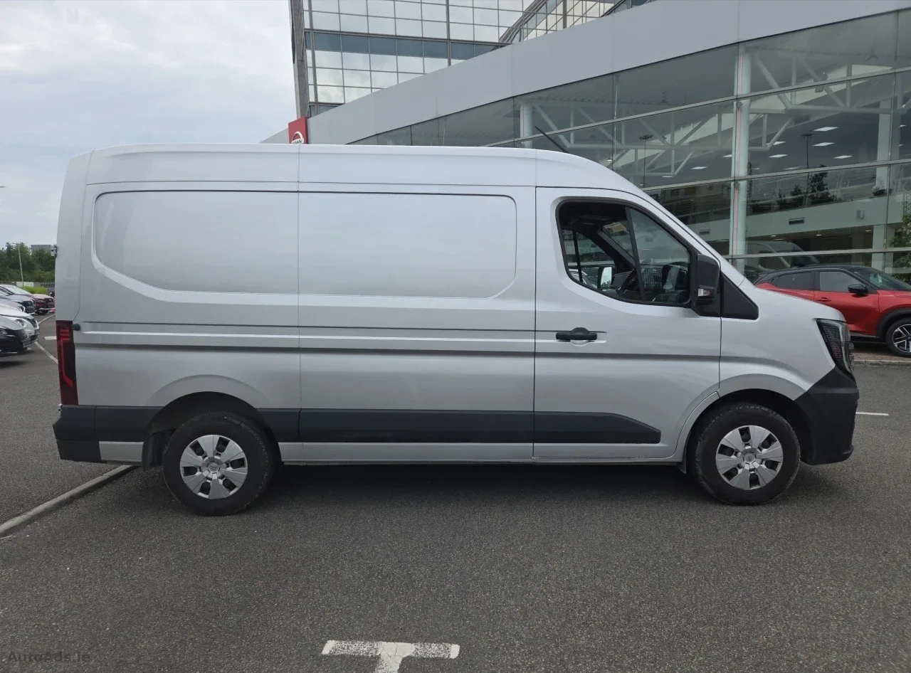 2025 Nissan Interstar – photo 9
