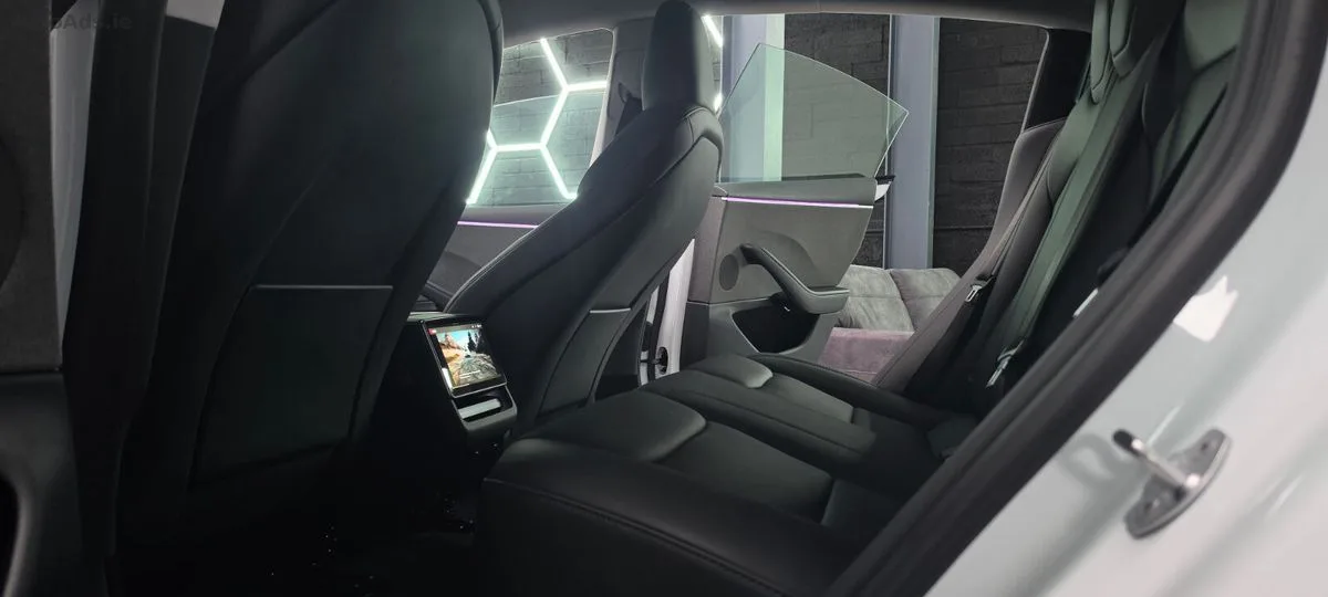 2025 Tesla Model 3 – photo 20