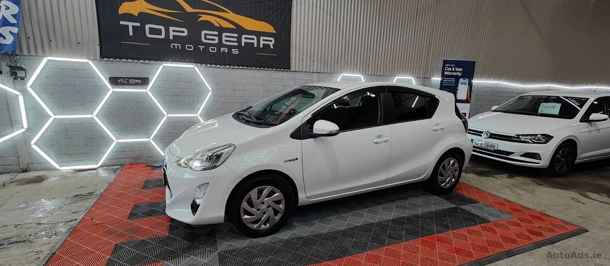 2016 Toyota Aqua – photo 3