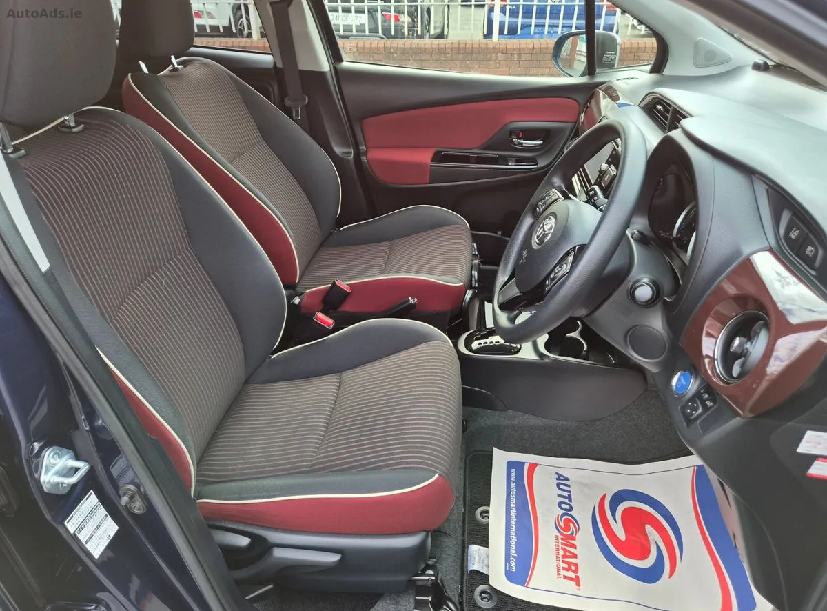2017 Toyota Vitz – photo 14