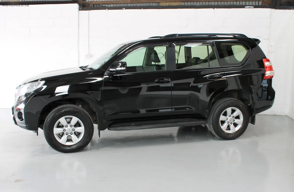 2017 Toyota Land Cruiser – photo 4