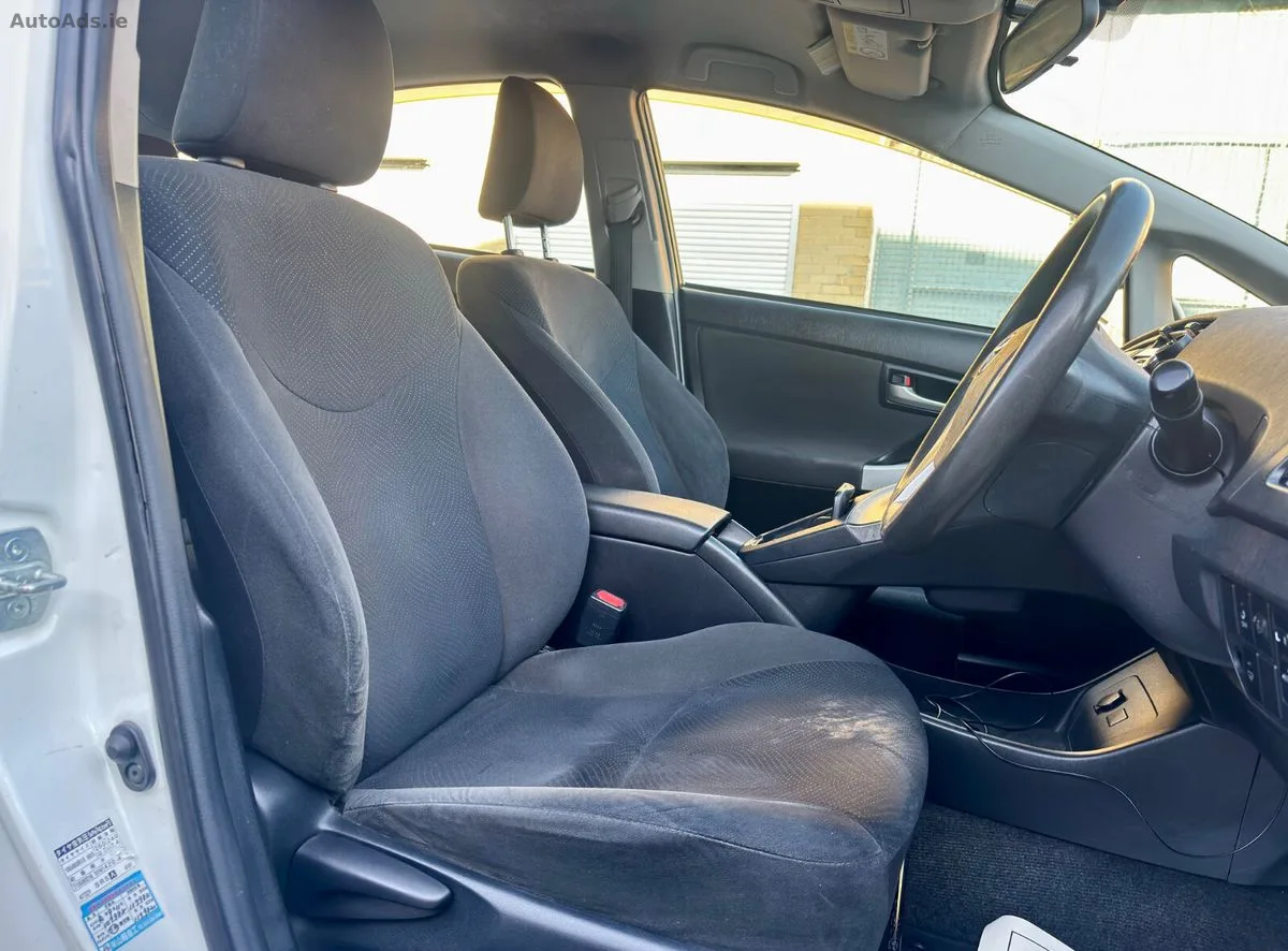2015 Toyota Prius – photo 10