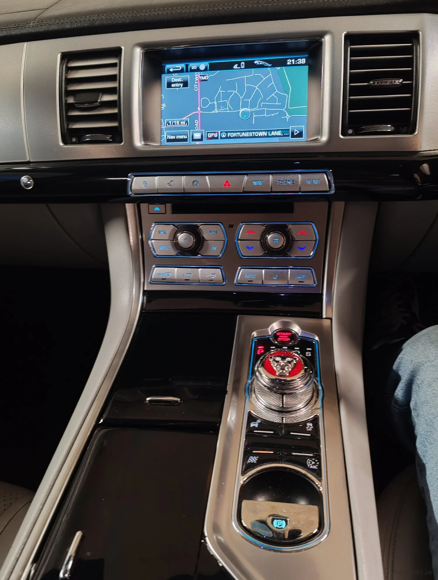2011 Jaguar XF – photo 7