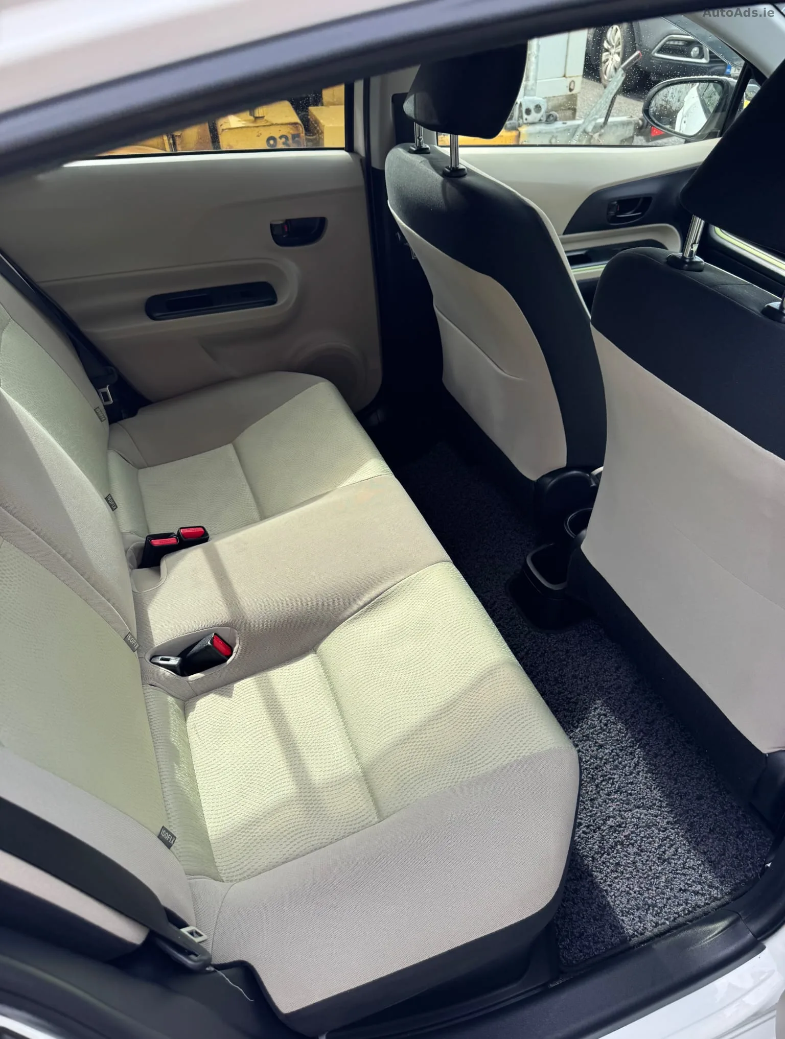 2012 Toyota Aqua – photo 7