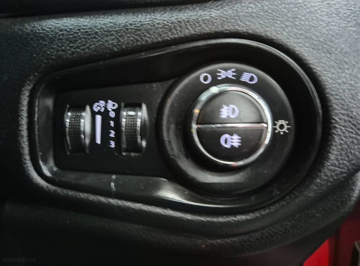 2016 Jeep Renegade – photo 12