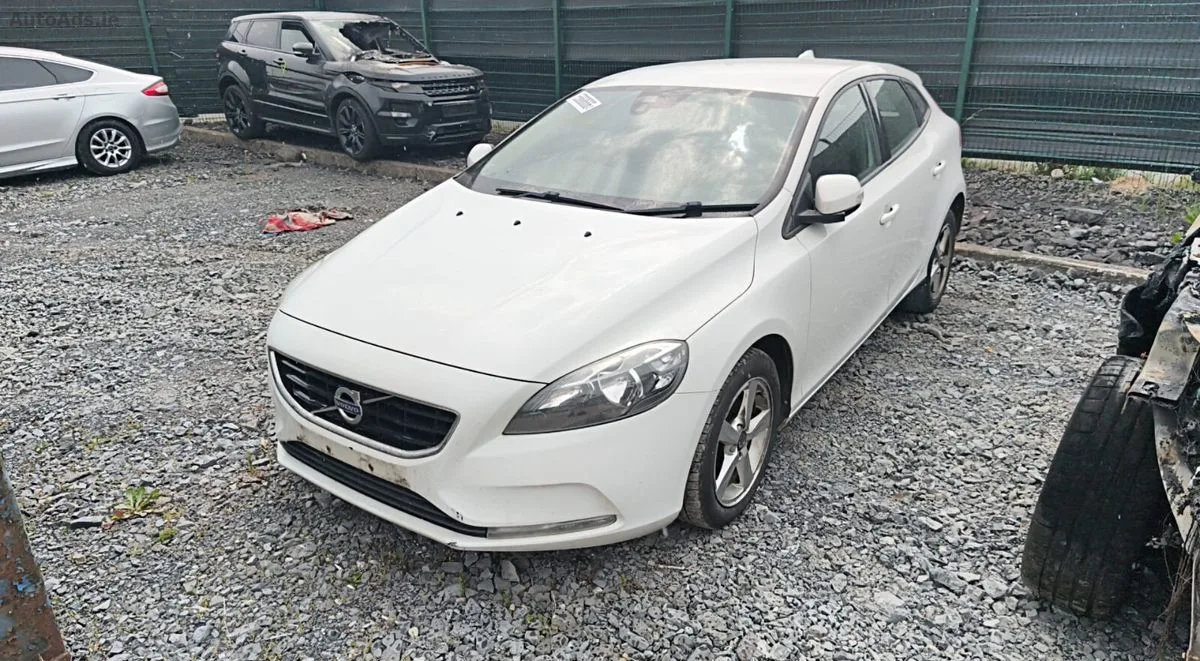 2017, Volvo V40 2.0 DIESEL FOR BREAKING!
