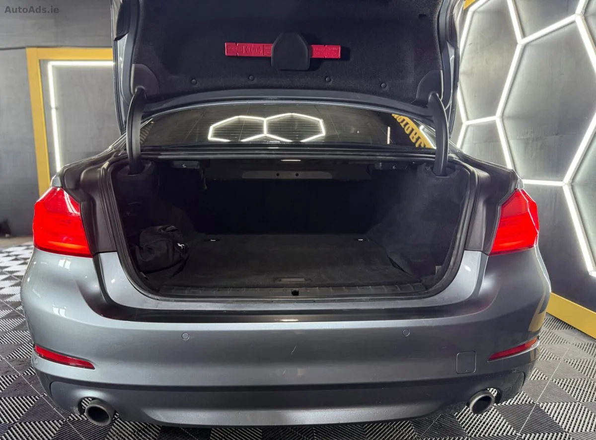 2017 BMW 5-Series – photo 13