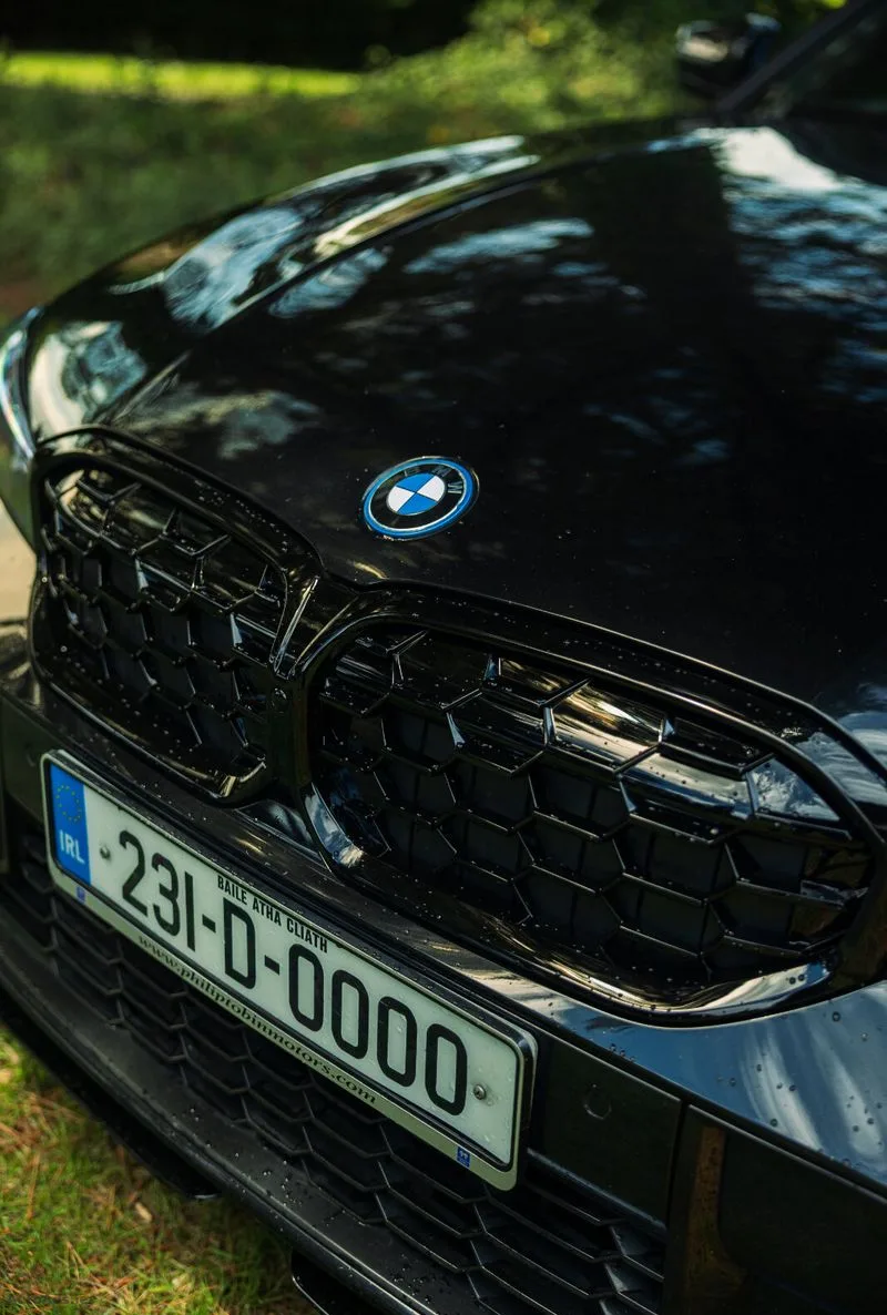 2023 BMW 3-Series – photo 3