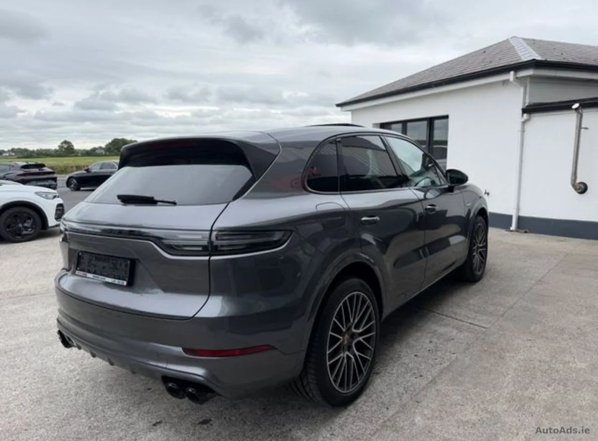 2023 Porsche Cayenne – photo 4